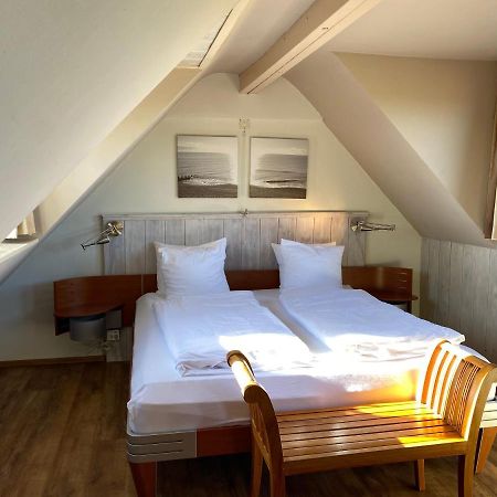 T Huuske Tuinappartement Met Fantastisch Uitzicht, Nabij Zee Zonnemaire Buitenkant foto