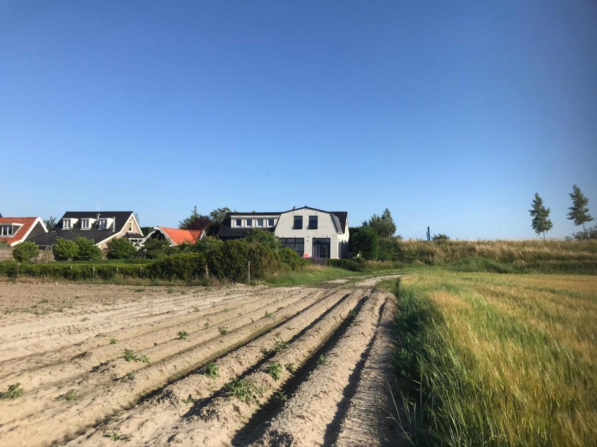 T Huuske Tuinappartement Met Fantastisch Uitzicht, Nabij Zee Zonnemaire Buitenkant foto